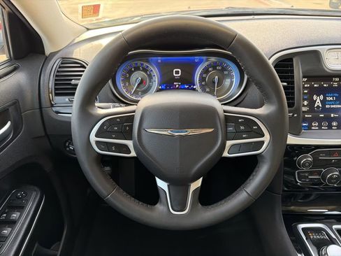 Used 2023 Chrysler 300 Touring RWD image 22