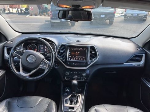 Used 2015 Jeep Cherokee Latitude w/ Comfort/Convenience Group AWD/4WD image 38