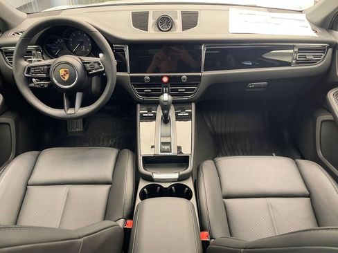 New 2026 Porsche Macan image 14