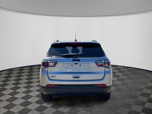 Certified 2022 Jeep Compass Latitude w/ Sun and Sound Group AWD/4WD image 6