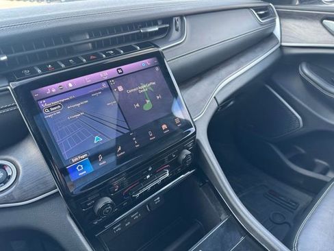 Used 2021 Jeep Grand Cherokee L Limited image 19