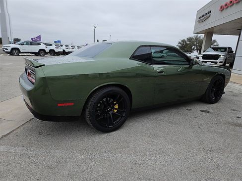 Certified 2022 Dodge Challenger R/T image 7
