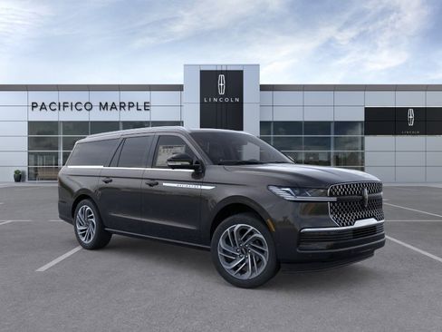 New 2026 Lincoln Navigator L Reserve AWD/4WD image 7