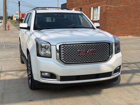 Used 2017 GMC Yukon Denali w/ Open Road Package AWD/4WD image 3