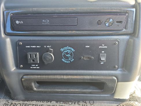 Used 2021 Chevrolet Express 2500 LS w/ Enhanced Convenience Package image 26