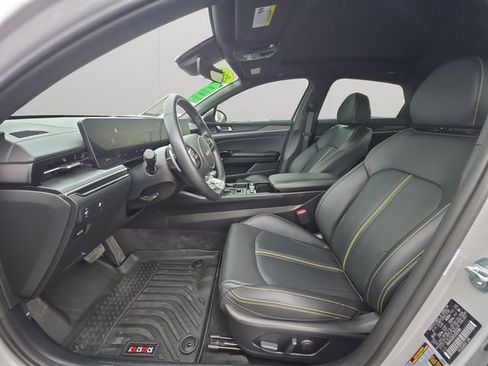 Used 2025 Kia K5 GT w/ GT1 Package image 10