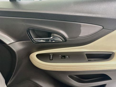 Used 2019 Buick Encore Essence FWD image 31