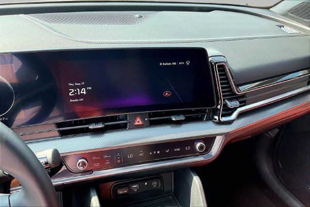 Used 2025 Kia Sportage SX FWD image 6