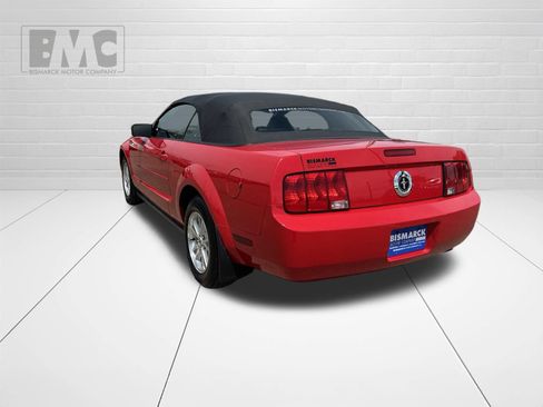 Used 2007 Ford Mustang Convertible RWD image 4