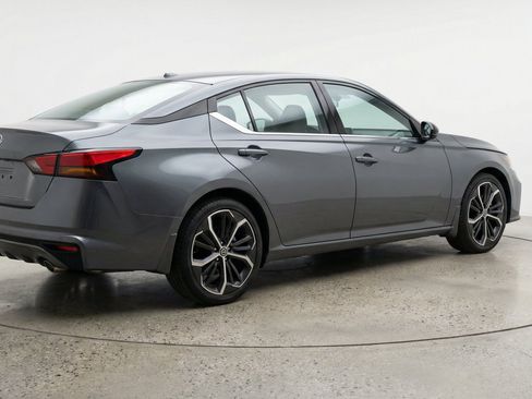 Used 2025 Nissan Altima 2.5 SR FWD image 9