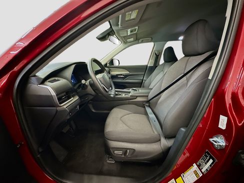 Used 2025 Toyota Grand Highlander AWD Hybrid image 13