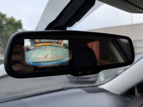 Used 2015 Lexus CT 200h FWD image 68