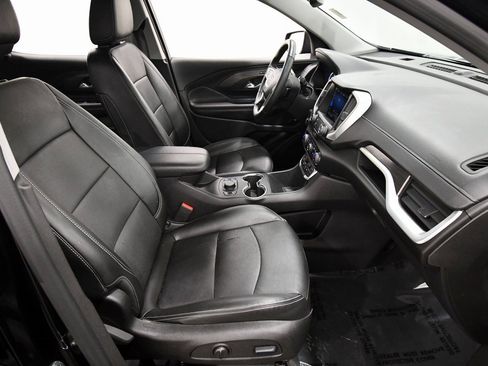 Used 2024 GMC Terrain SLT image 19