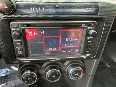 Used 2015 Scion tC FWD image 24