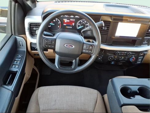 Used 2025 Ford F250 XLT image 8