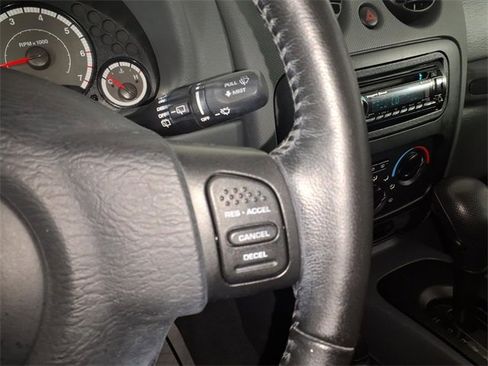 Used 2007 Jeep Liberty Sport image 16