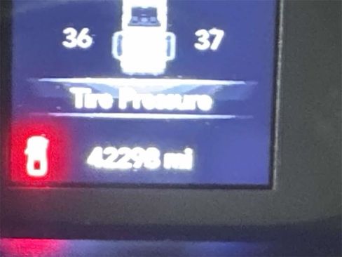 Used 2022 Jeep Gladiator Sport image 30