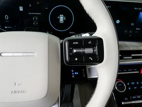 Used 2025 Hyundai Santa Fe Calligraphy FWD image 11