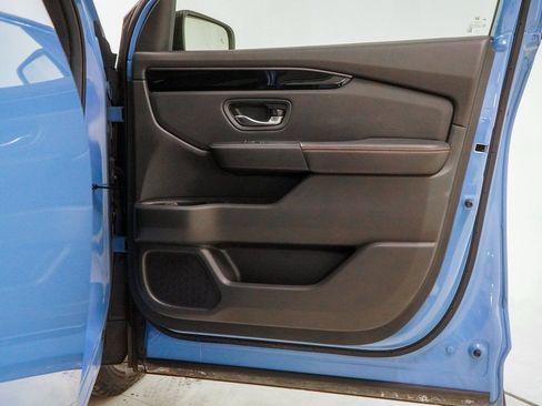 Certified 2025 Honda Pilot TrailSport image 41