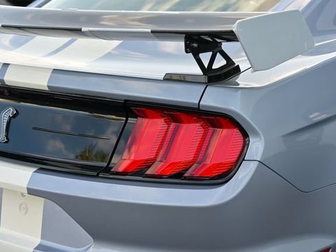 Used 2022 Ford Mustang Shelby GT500 w/ Carbon Fiber Track Pack RWD image 14