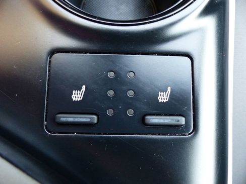 Used 2018 Toyota Camry LE FWD image 52