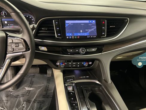 Used 2024 Buick Enclave Essence w/ Experience Buick Package AWD/4WD image 23