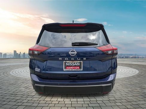 Certified 2025 Nissan Rogue SV FWD image 6