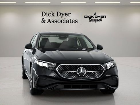 Used 2025 Mercedes-Benz E 350 Sedan image 3