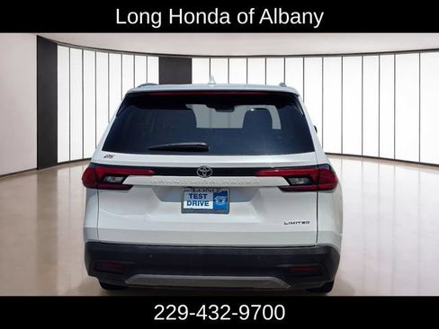 Used 2024 Toyota Grand Highlander FWD image 8