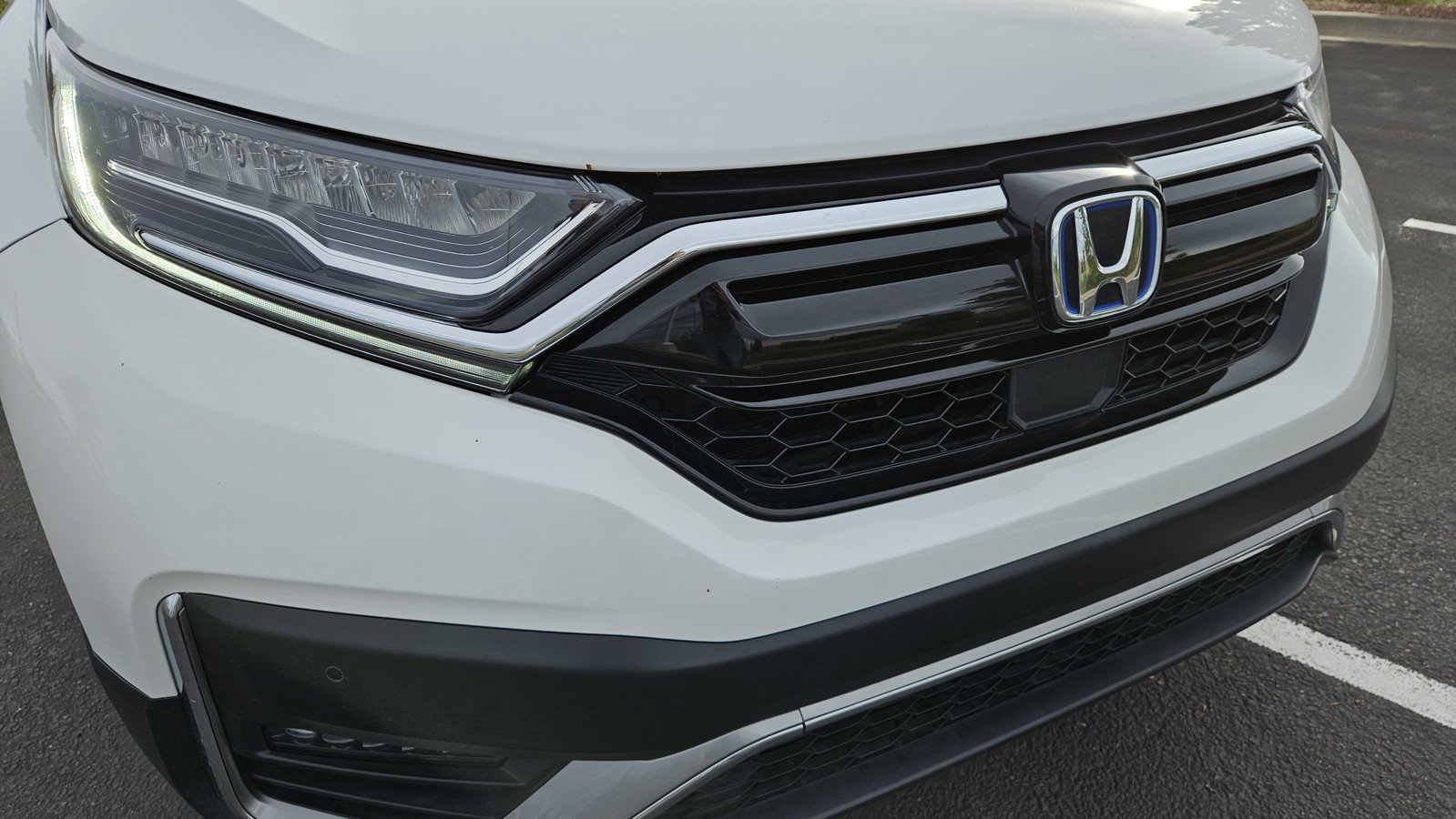 Used 2022 Honda CR-V Touring image 3
