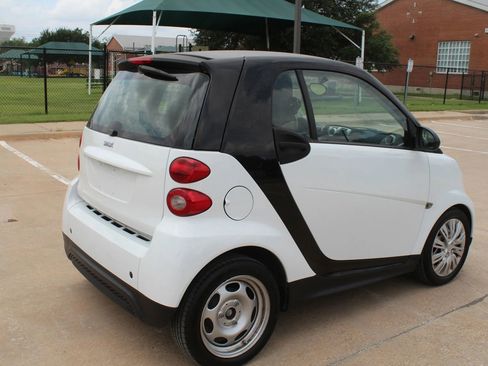 Used 2013 smart fortwo pure RWD image 8