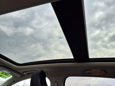 Used 2023 Ford Edge SEL w/ Convenience Package image 8