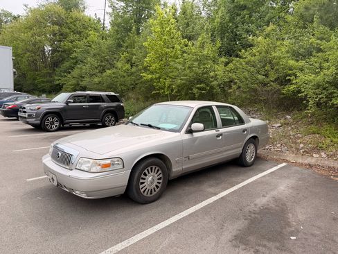 Used 2006 Mercury Grand Marquis LS RWD image 1