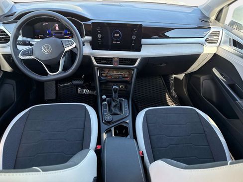 Used 2025 Volkswagen Taos SEL image 16