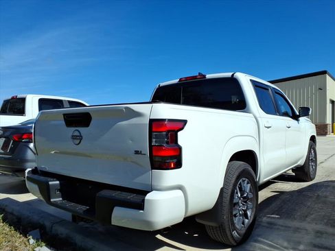 Used 2024 Nissan Frontier SL image 6