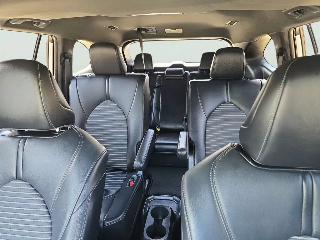 Used 2021 Toyota Highlander XSE AWD/4WD image 26