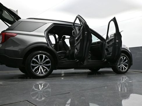 Used 2020 Ford Explorer ST image 38