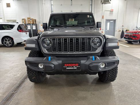 Used 2025 Jeep Wrangler Unlimited Rubicon 4xe w/ Safety Group AWD/4WD image 2