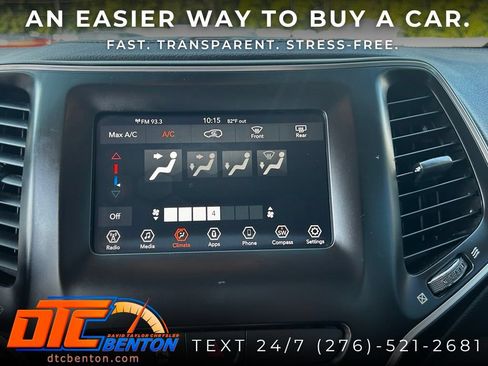 Used 2019 Jeep Cherokee Latitude Plus FWD image 19