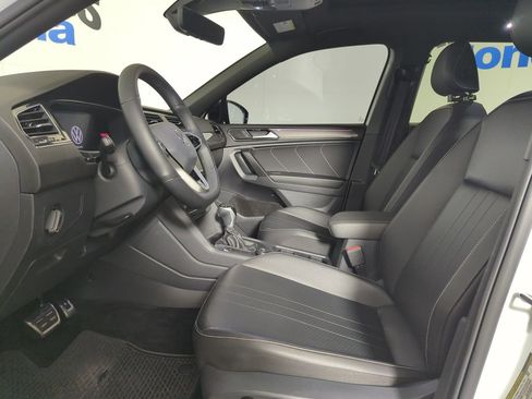 Used 2022 Volkswagen Tiguan SE R-Line image 7