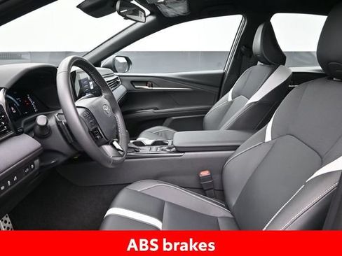 Used 2026 Toyota Camry SE AWD/4WD image 15