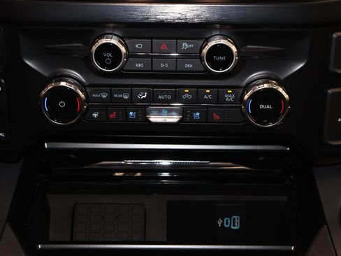 New 2026 Ford F250 Lariat w/ Black Appearance Package AWD/4WD image 30