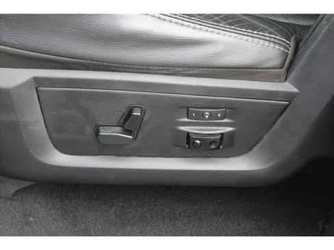 Used 2016 RAM 3500 Laramie image 9