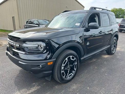 Certified 2023 Ford Bronco Sport Outer Banks w/ Tech Package AWD/4WD image 4