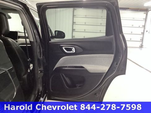 Used 2022 Jeep Compass Latitude image 8