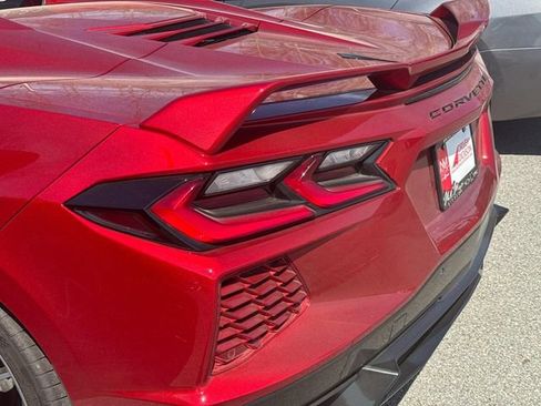 Used 2024 Chevrolet Corvette Stingray Premium Conv w/ Z51 Performance Package image 9