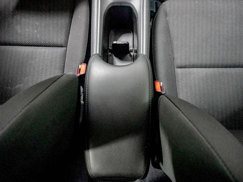 Used 2018 Honda HR-V LX image 26