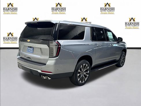 New 2026 Chevrolet Suburban High Country w/ Sun And Tow Package AWD/4WD image 5