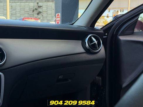 Used 2020 Mercedes-Benz GLA 250 image 15