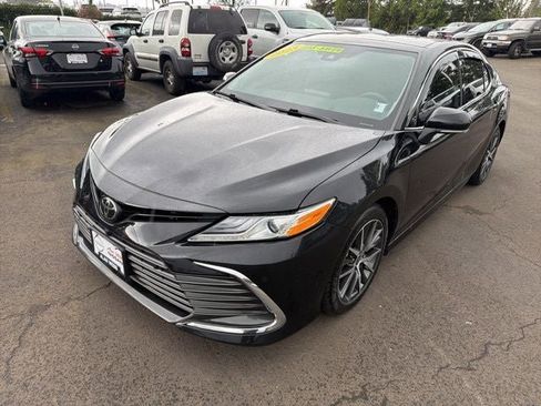 Used 2023 Toyota Camry XLE w/ Navigation Package image 7